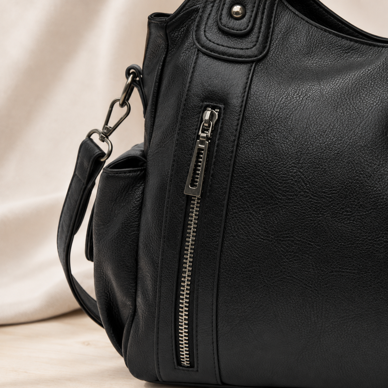 Biagini Multi-Pocket Shoulder Bag